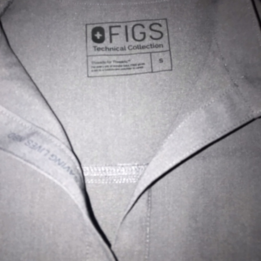 Rafael fig scrub top